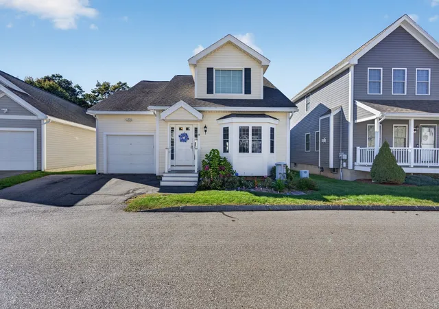 Condo for sale at 5 Denworth Bell Cir #5, Haverhill, MA 01835 | MLS# 73586402