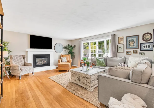 Photo 2 of Single family home for sale at 32 Briarwood Rd, Framingham, MA 01701 | MLS# 73574225 | Listing updated on 2026-09-13
