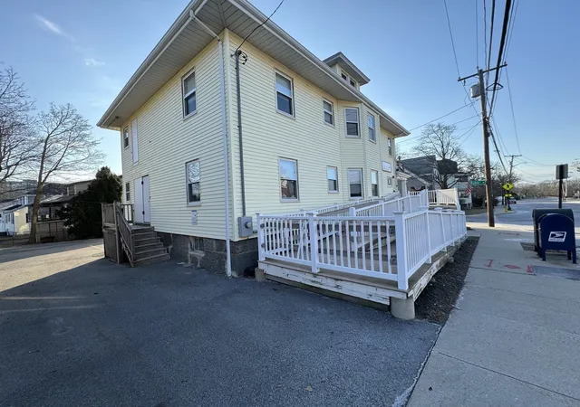 Photo 2 of Single family home for sale at 121 Whitwell St, Quincy, MA 02169 | MLS# 73587187 | Listing updated on 2026-10-10