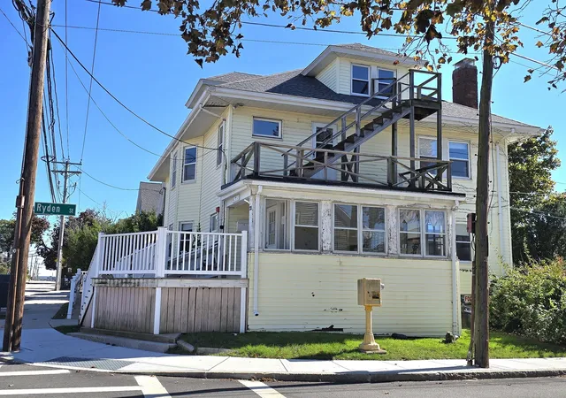 Photo 3 of Single family home for sale at 121 Whitwell St, Quincy, MA 02169 | MLS# 73587187 | Listing updated on 2026-10-10