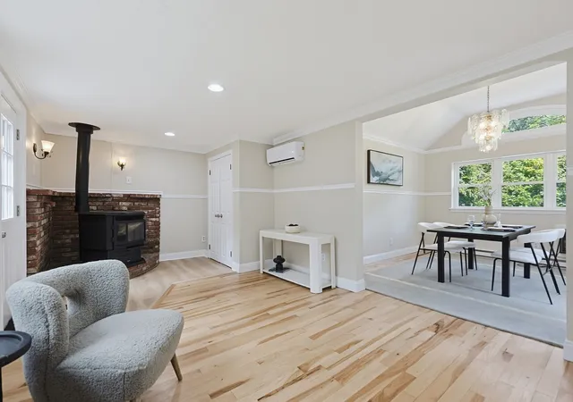 Photo 4 of Sale Pending at 395 Oak St, Franklin, MA 02038 | MLS# 73575667 | Listing updated on 2026-09-24