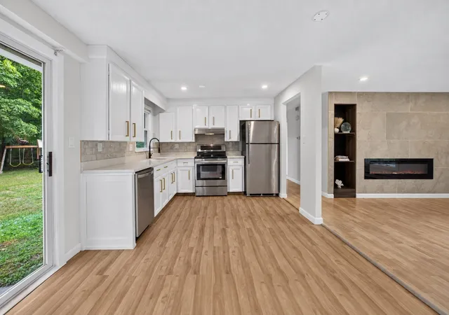 Photo 4 of Single family home for sale at 17 Grover St, Beverly, MA 01915 | MLS# 73575585 | Listing updated on 2026-09-15
