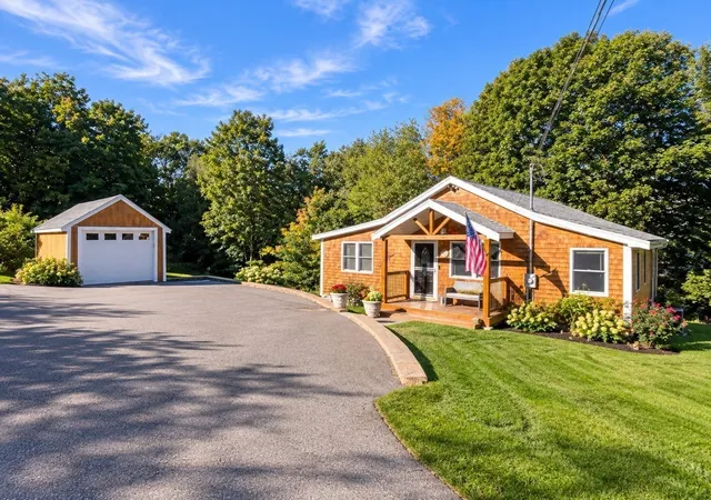 Photo 2 of Single family home for sale at 29 Ellen, Haverhill, MA 01830 | MLS# 73583005 | Listing updated on 2026-10-16
