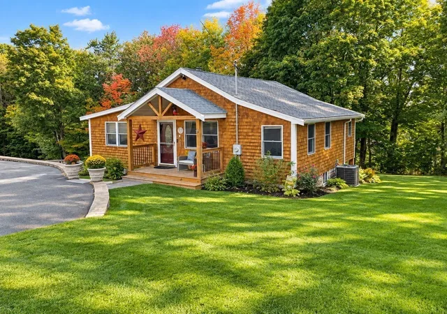 Photo 3 of Single family home for sale at 29 Ellen, Haverhill, MA 01830 | MLS# 73583005 | Listing updated on 2026-10-16