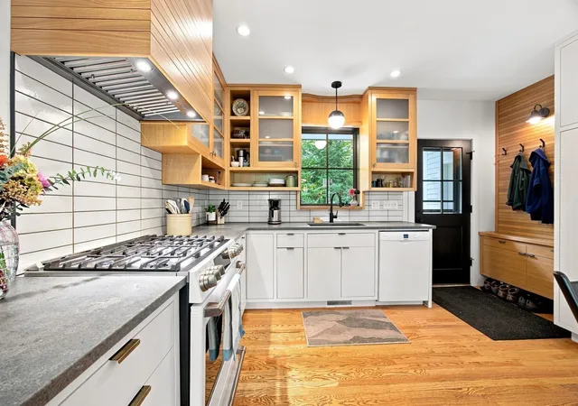 Photo 3 of Sale Pending at 67 Woodlot Rd, Amherst, MA 01002 | MLS# 73574599 | Listing updated on 2026-10-07