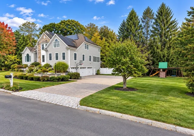 Photo 3 of Sale Pending at 2 Spruce Run, Beverly, MA 01915 | MLS# 73572327 | Listing updated on 2026-10-01