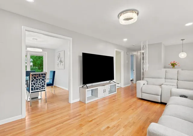 Photo 3 of Single family home for sale at 22 Woodbury St, Salem, NH 03079 | MLS# 73575927 | Listing updated on 2026-09-11