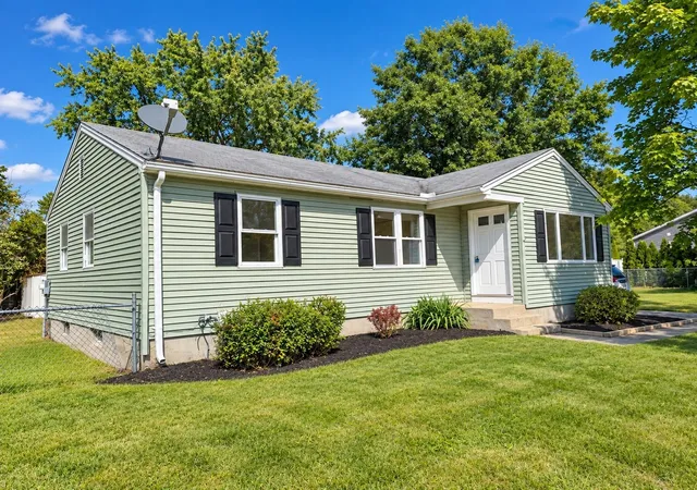 Photo 3 of Single family home for sale at 32 Campbell Dr, Easthampton, MA 01027 | MLS# 73583166 | Listing updated on 2026-10-16