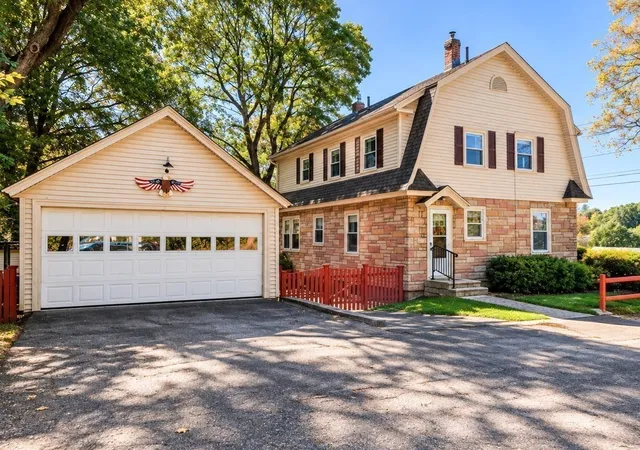 Photo 2 of Sale Pending at 246 Chestnut St, Gardner, MA 01440 | MLS# 73583470 | Listing updated on 2026-10-16