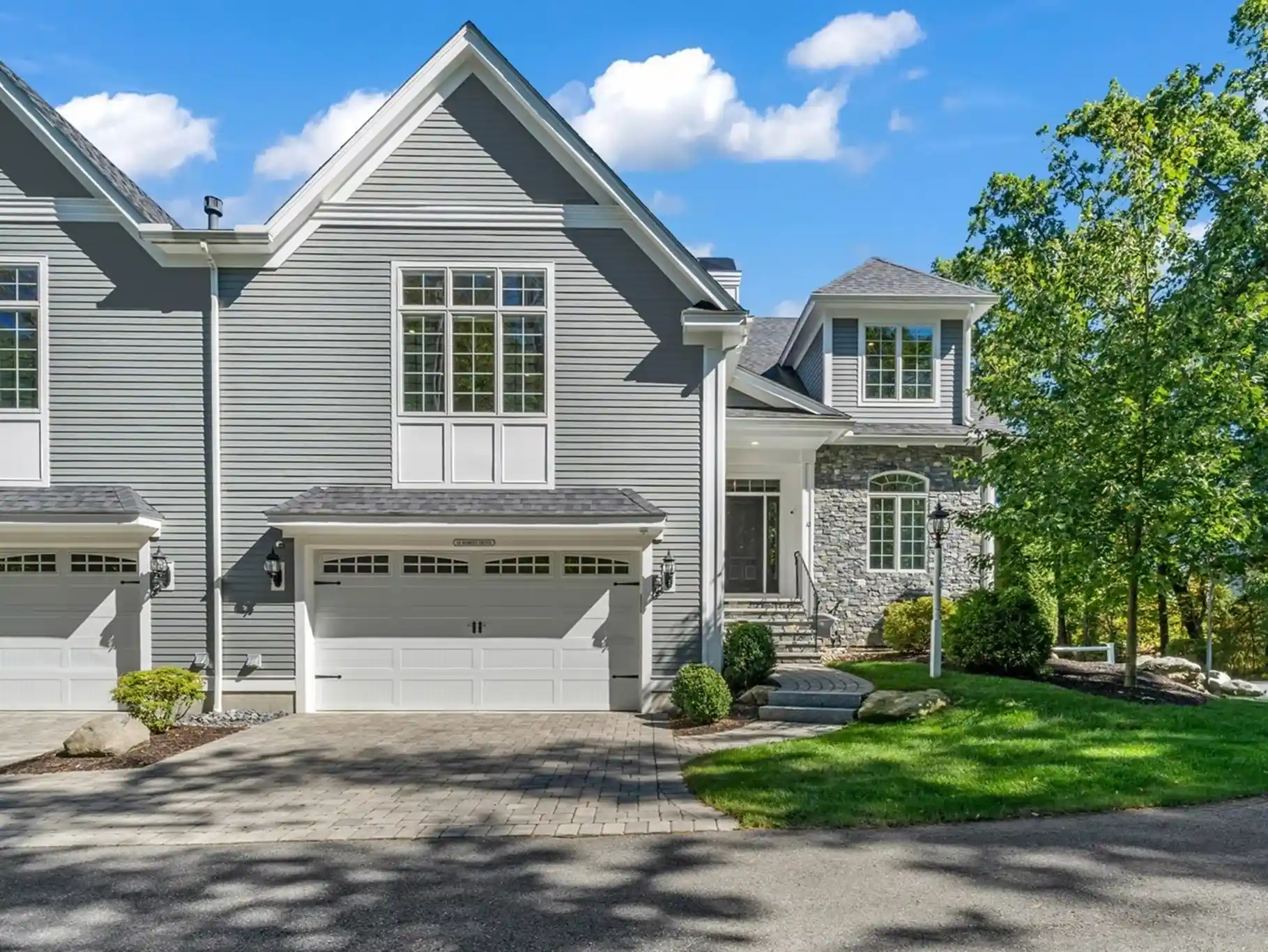 Listing Photo 1 - Condo for sale in 10 Robert Dr located at 10 Robert Dr, Andover, MA 01810 - Unit #10