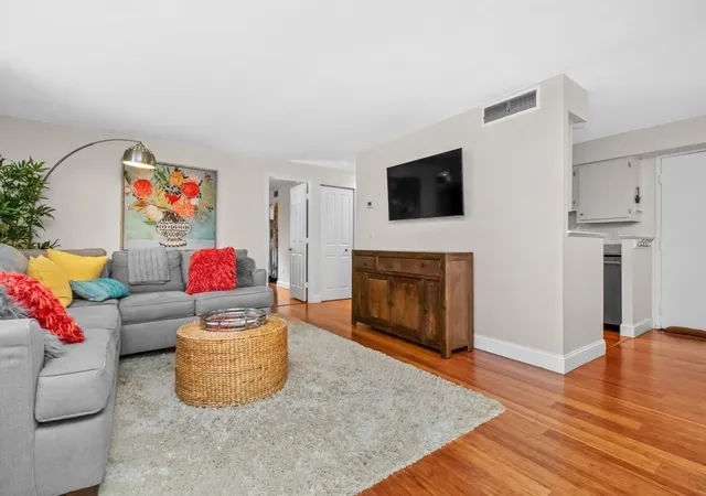 Listing Photo 4 - Condo for sale in building located at 2 Beals Cvs Rd, Hingham, MA 02043 - Unit #K
