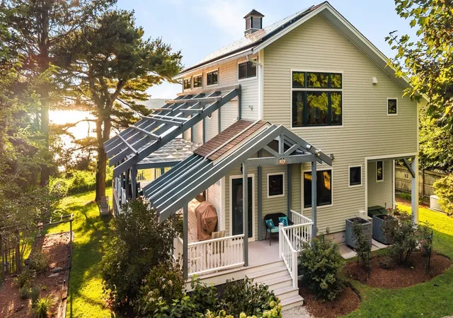 Photo 2 of Single family home for sale at 109 High Hl Rd, Tiverton, RI 02878 | MLS# 73571665 | Listing updated on 2026-09-07