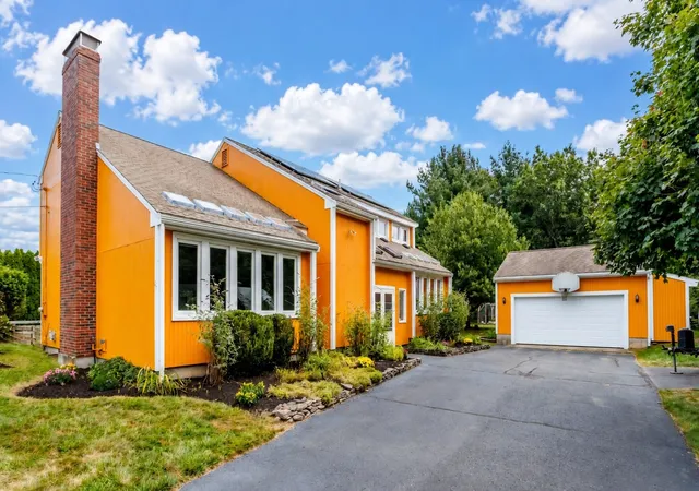 Photo 1 of Sale Pending at 27 Lee St, Lancaster, MA 01523 | MLS# 73577175 | Listing updated on 2026-10-08