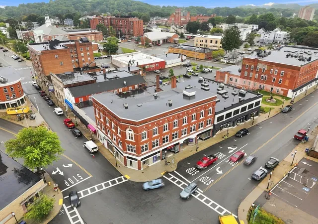 Listing Photo 5 - Condo for sale in building located at 4-12 Parker St, Gardner, MA 01440