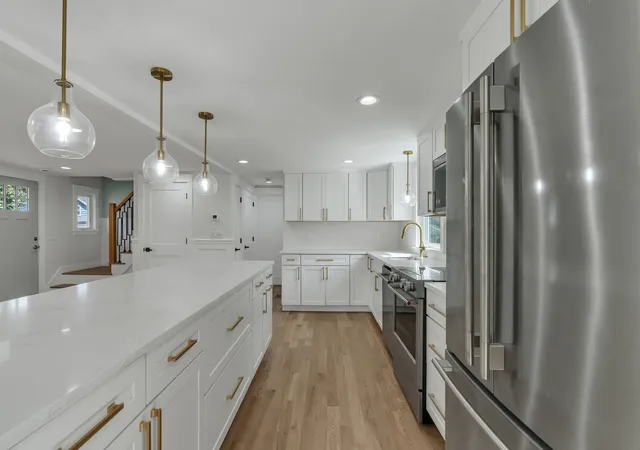 Photo 3 of Single family home for sale at 10 Briggs Ln, Marion, MA 02738 | MLS# 73570511 | Listing updated on 2026-09-05