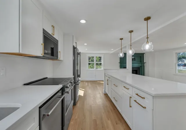 Photo 4 of Single family home for sale at 10 Briggs Ln, Marion, MA 02738 | MLS# 73570511 | Listing updated on 2026-09-05