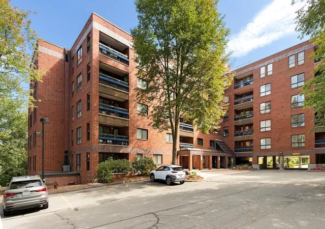 Photo 3 of Condo for sale at 4 Summit Dr #504, Reading, MA 01867 | MLS# 73575246 | Listing updated on 2026-09-14