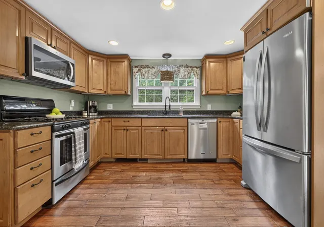 Photo 3 of Single family home for sale at 105 Main St, Byfield, MA 01922 | MLS# 73572948 | Listing updated on 2026-09-12