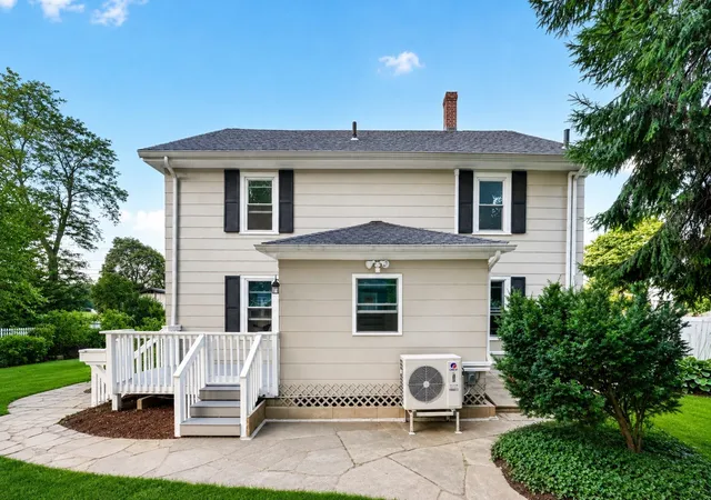 Photo 2 of Sale Pending at 23 Shepard Ct #23, Winchester, MA 01890 | MLS# 73571573 | Listing updated on 2026-09-17