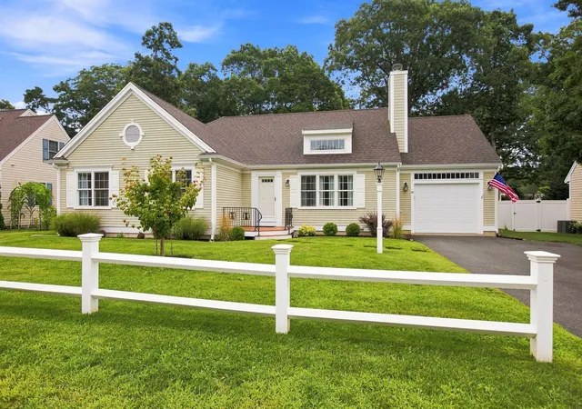Photo 1 of Single family home for sale at 40 Settlers Ln, Hyannis, MA 02601 | MLS# 73573989 | Listing updated on 2026-09-25