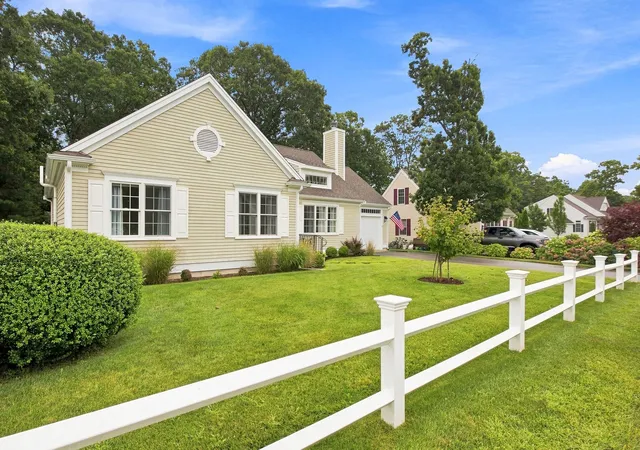 Photo 2 of Single family home for sale at 40 Settlers Ln, Hyannis, MA 02601 | MLS# 73573989 | Listing updated on 2026-09-25