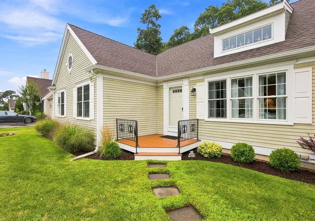 Photo 3 of Single family home for sale at 40 Settlers Ln, Hyannis, MA 02601 | MLS# 73573989 | Listing updated on 2026-09-25