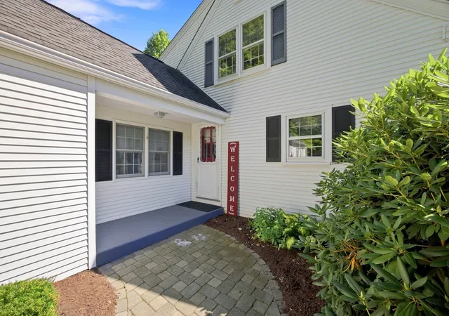 Photo 3 of Single family home for sale at 208 Main St, Wilbraham, MA 01095 | MLS# 73570033 | Listing updated on 2026-09-17