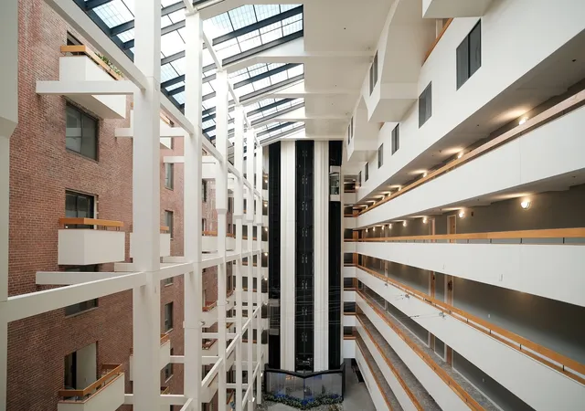 Listing Photo 1 - Condo for sale in Lincoln Wharf Condo located at 357 Commercial St, Boston, MA 02109 - Unit #516