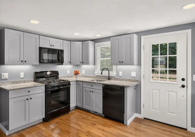 Photo 3 of Single family home for sale at 52 Willimantic Dr, Marstons Mills, MA 02648 | MLS# 73571848 | Listing updated on 2026-09-07
