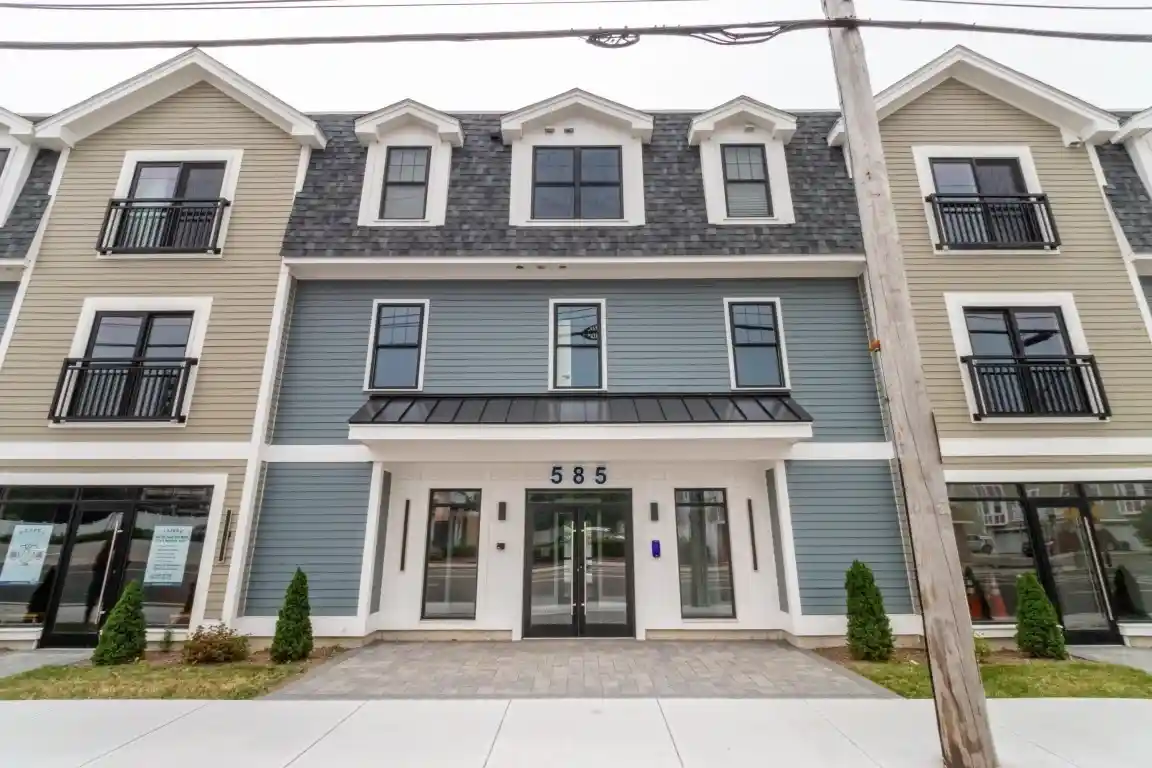 Listing Photo 1 - Condo for sale in 585 Washington St located at 585 Washington St, Quincy, MA 02169 - Unit #301
