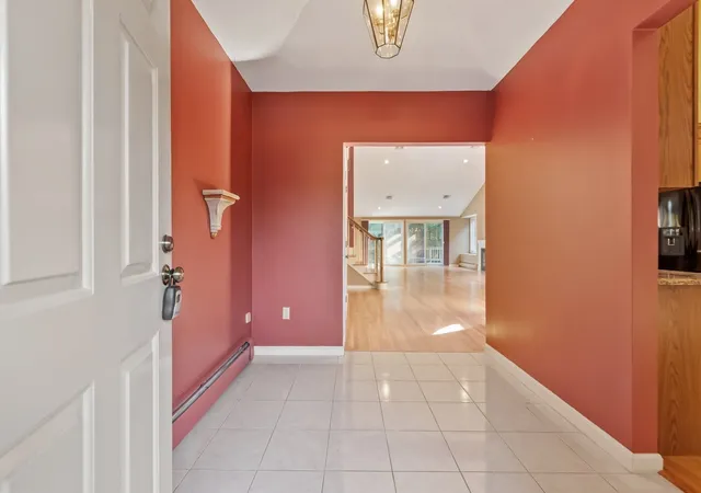 Photo 3 of Condo for sale at 1102c Ridgefield Cir #1102C, Clinton, MA 01510 | MLS# 73587836 | Listing updated on 2026-10-11