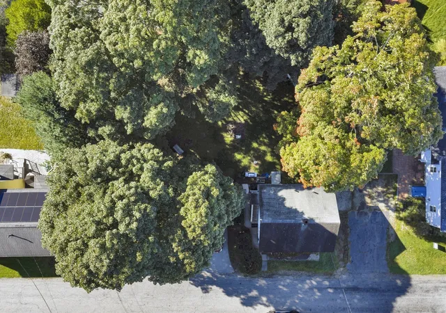 Photo 21 of Multi family home for sale at 1 Elm St, Oxford, MA 01540 | MLS# 73578613 | Listing updated on 2026-10-14