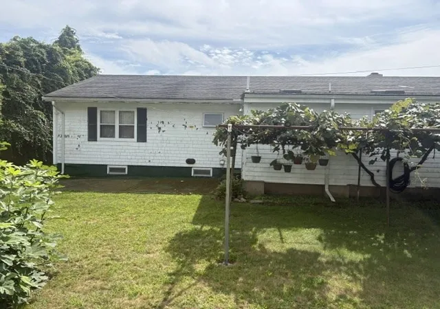 Photo 2 of Single family home for sale at 38 Hilton St, Somerset, MA 02725 | MLS# 73570576 | Listing updated on 2026-09-25
