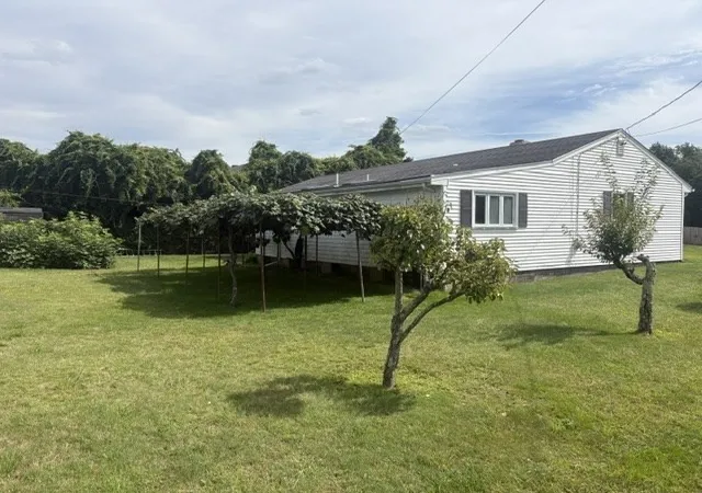 Photo 3 of Single family home for sale at 38 Hilton St, Somerset, MA 02725 | MLS# 73570576 | Listing updated on 2026-09-25