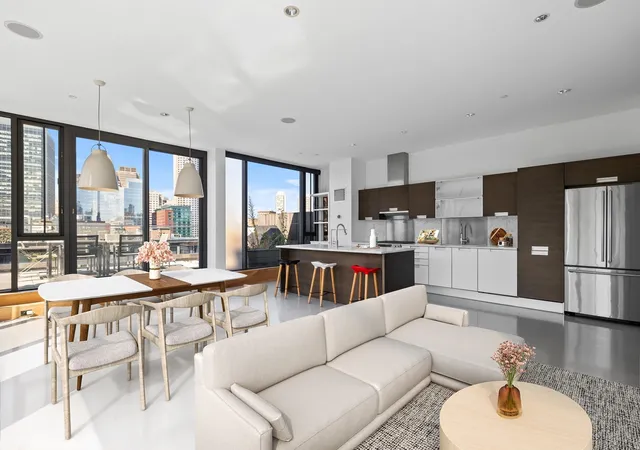 Photo 2 of Condo for sale at 346 Congress St #PH 701, Boston, MA 02210 | MLS# 73577100 | Listing updated on 2026-10-20