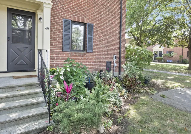 Photo 3 of Sale Pending at 40 Pierce Rd #40, Watertown, MA 02472 | MLS# 73573683 | Listing updated on 2026-09-23