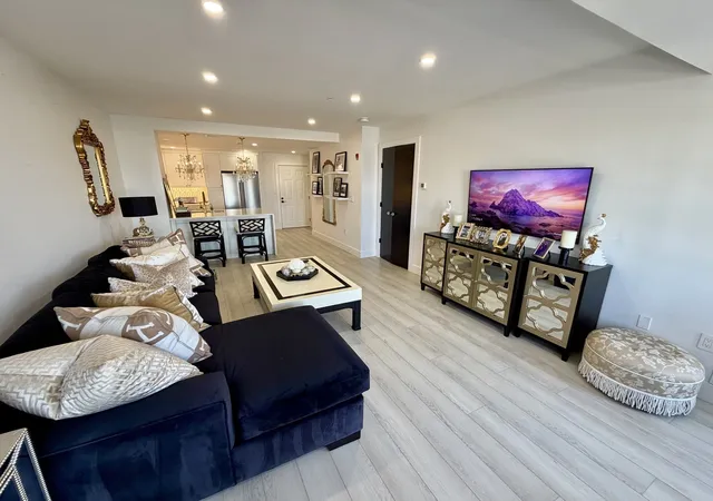 Photo 2 of Condo for sale at 10 Seaport Dr #2617, Quincy, MA 02171 | MLS# 73586319 | Listing updated on 2026-10-07