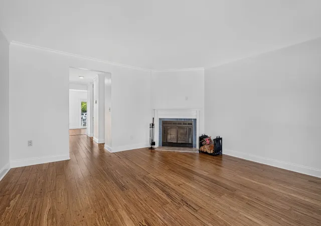 Listing Photo 4 - Condo for sale in building located at 28 Admirals Wy, Chelsea, MA 02150 - Unit #28