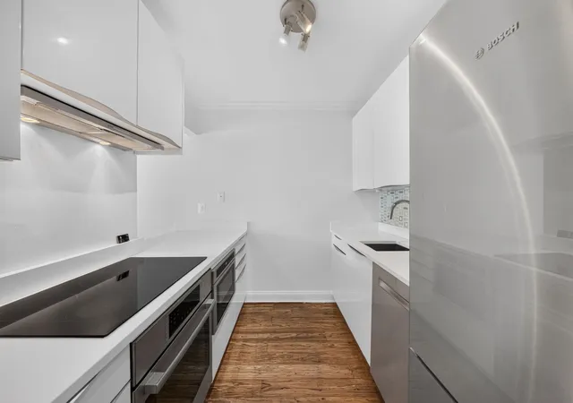 Listing Photo 5 - Condo for sale in building located at 28 Admirals Wy, Chelsea, MA 02150 - Unit #28