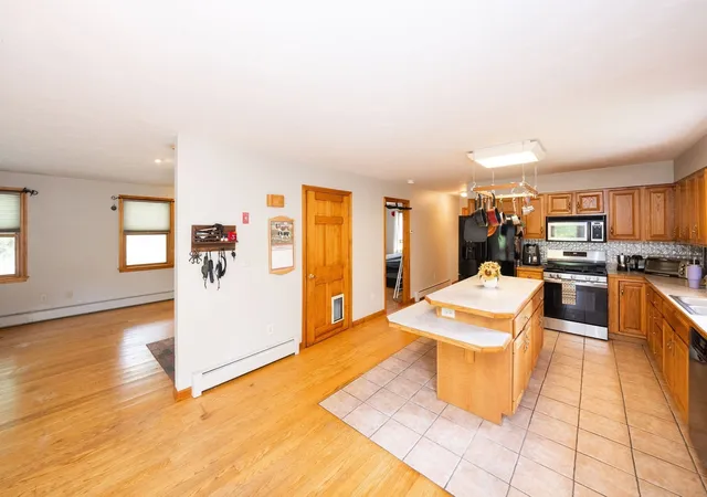 Photo 4 of Single family home for sale at 152 Pierce Rd, West Brookfield, MA 01585 | MLS# 73575911 | Listing updated on 2026-09-15