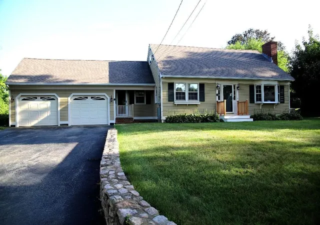 Single family home for sale at 6 Edgewood Ln, Mattapoisett, MA 02739 | MLS# 73572583