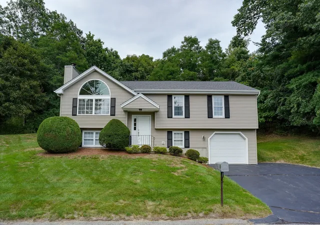 Photo 1 of Sale Pending at 3 Greenside Ln, Worcester, MA 01609 | MLS# 73574755 | Listing updated on 2026-09-29