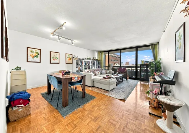 Listing Photo 4 - Condo for sale in Kenmore Tower located at 566 Commonwealth Ave, Boston, MA 02215 - Unit #805