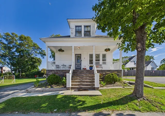 Photo 2 of Single family home for sale at 7 Coolidge St, South Dartmouth, MA 02748 | MLS# 73575723 | Listing updated on 2026-10-06