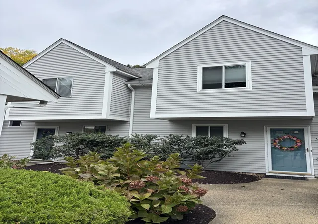 Photo 1 of Condo for sale at 193 Lake St #4, East Weymouth, MA 02189 | MLS# 73589372 | Listing updated on 2026-10-15