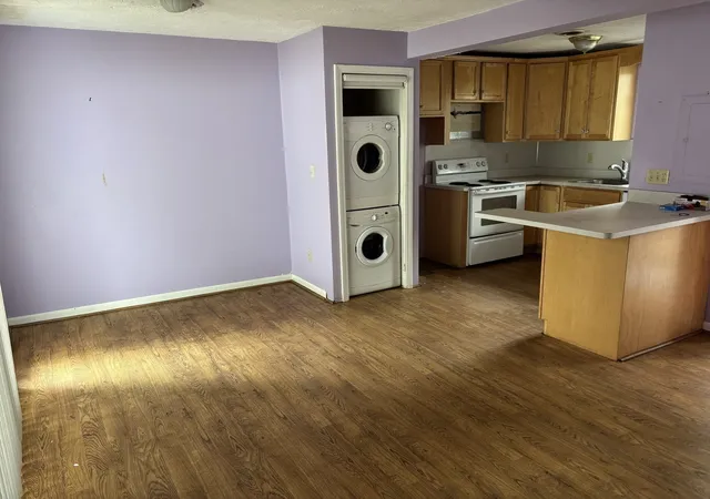 Photo 3 of Condo for sale at 193 Lake St #4, East Weymouth, MA 02189 | MLS# 73589372 | Listing updated on 2026-10-15