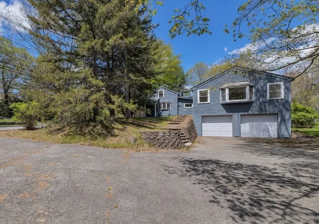 Photo 2 of Single family home for sale at 193 Haverhill St, North Reading, MA 01864 | MLS# 73574818 | Listing updated on 2026-09-13