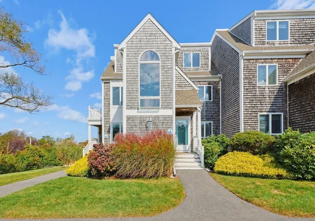Listing Photo 3 - Condo for sale in building located at 4 Highland Ter, Plymouth, MA 02360 - Unit #415