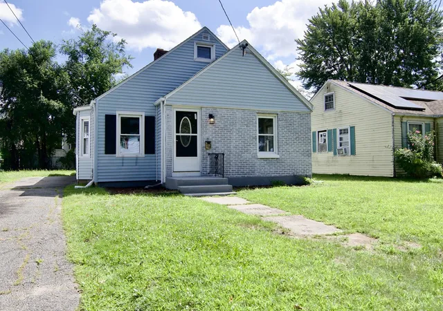 Photo 1 of Sale Pending at 137 Cloran St, Springfield, MA 01109 | MLS# 73570470 | Listing updated on 2026-09-18