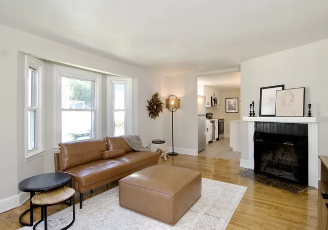 Photo 3 of Sale Pending at 137 Cloran St, Springfield, MA 01109 | MLS# 73570470 | Listing updated on 2026-09-18